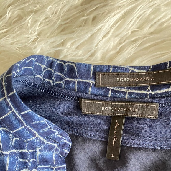 BCBG MaxAzaria Blue Printed Blouse size S - Picture 3 of 9